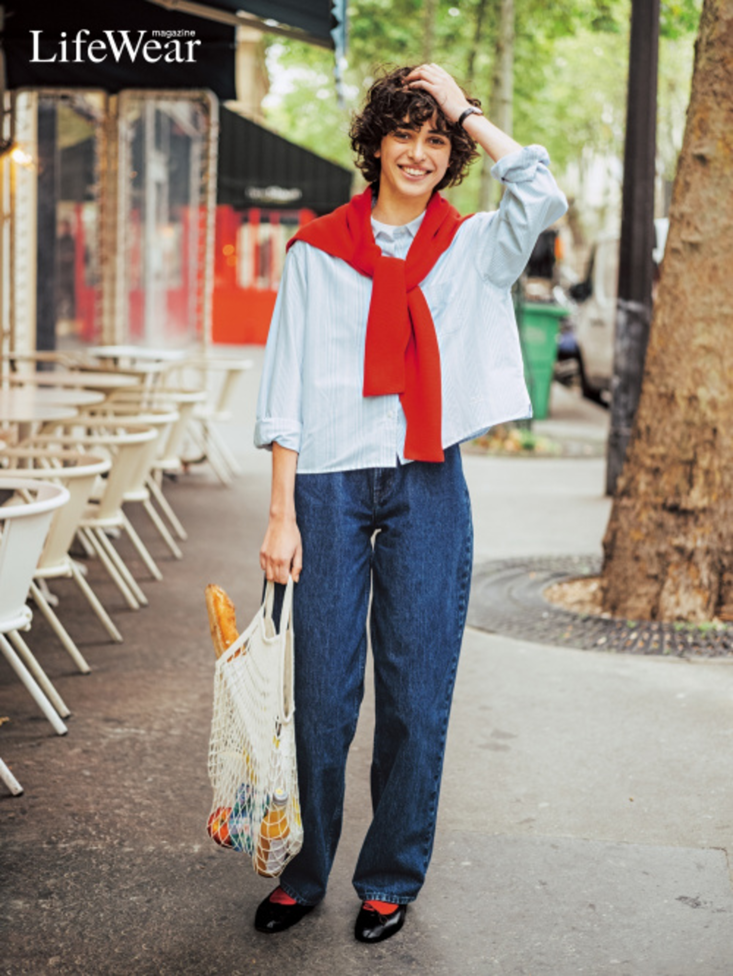 Phối áo sơ mi với quần jeans năng động, trẻ trung