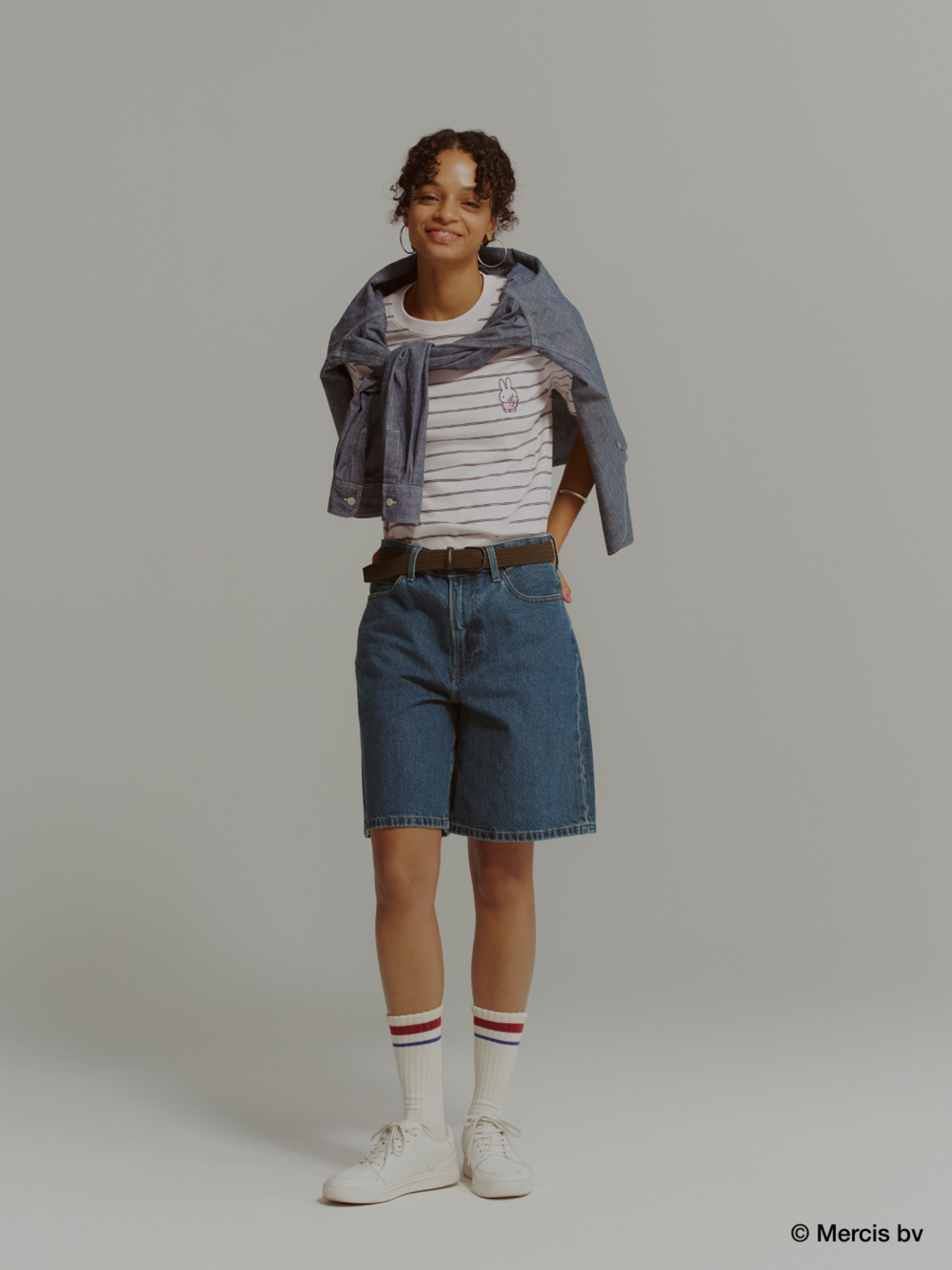 Denim là tên chất liệu vải, còn jean thường là tên gọi của quần được may từ chất liệu này