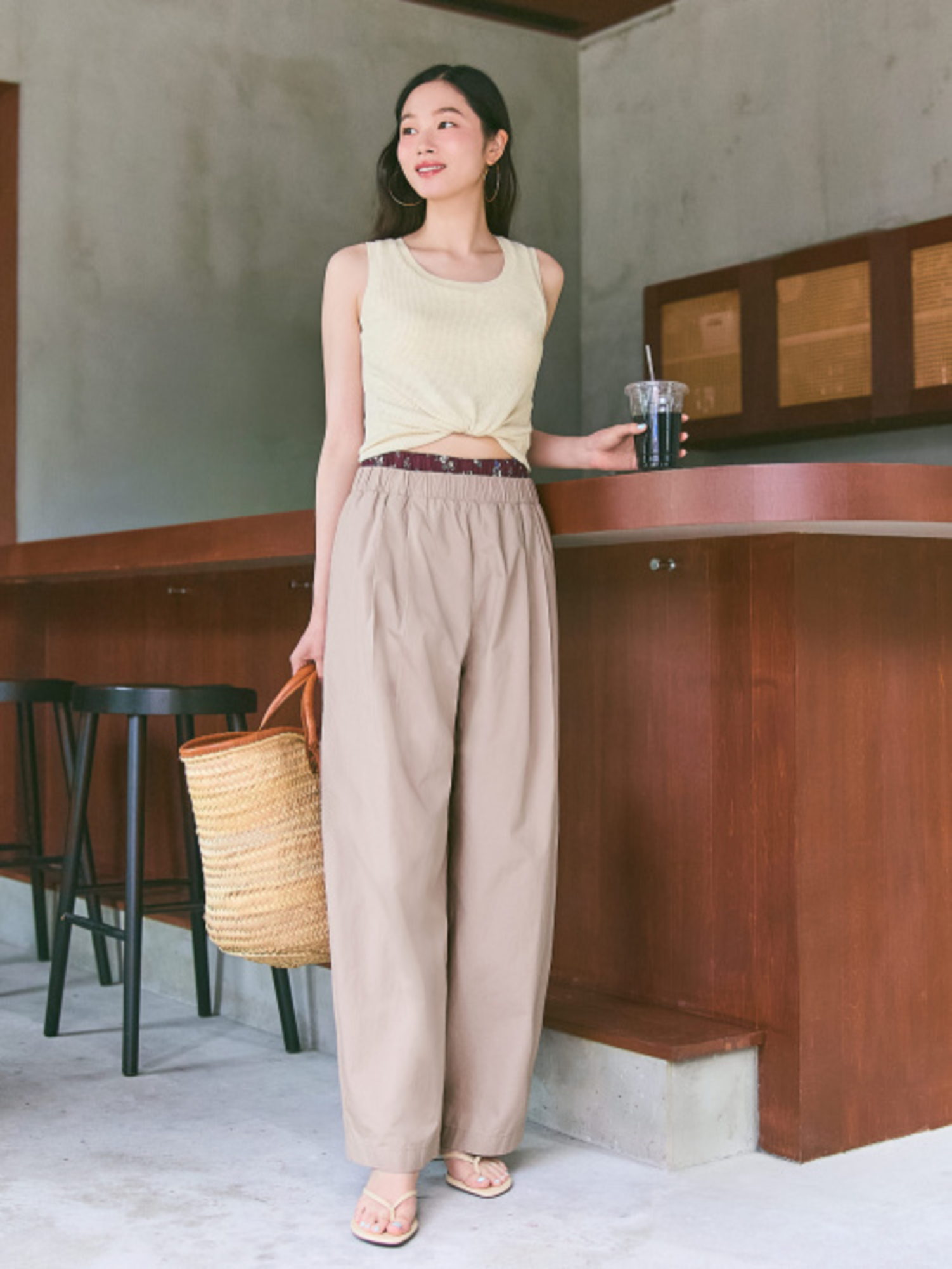 1m50 mặc quần ống rộng với áo thun đẹp, trẻ trung