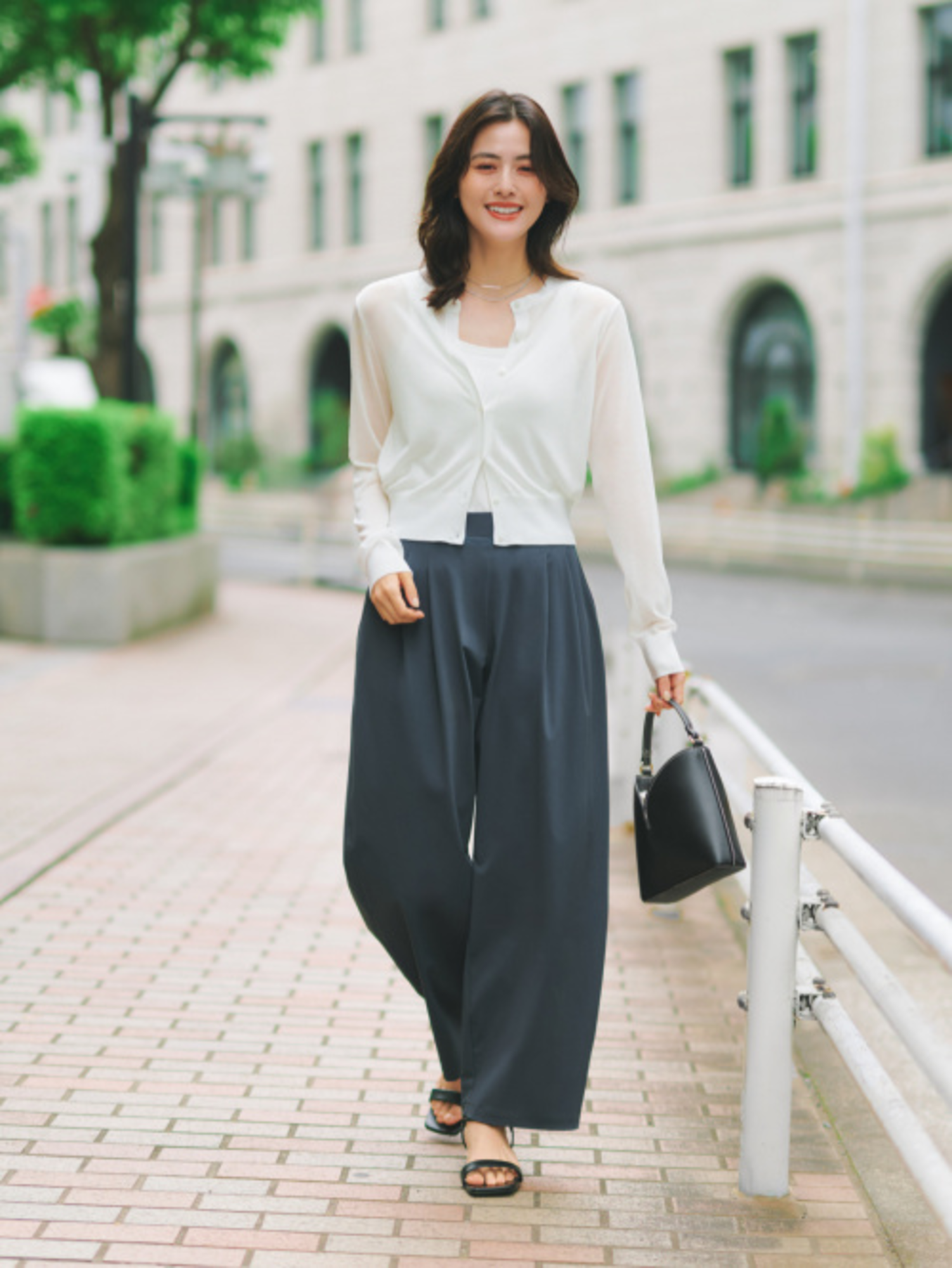 Áo khoác cardigan knitwear giúp giữ ấm cơ thể trong những ngày thời tiết se lạnh