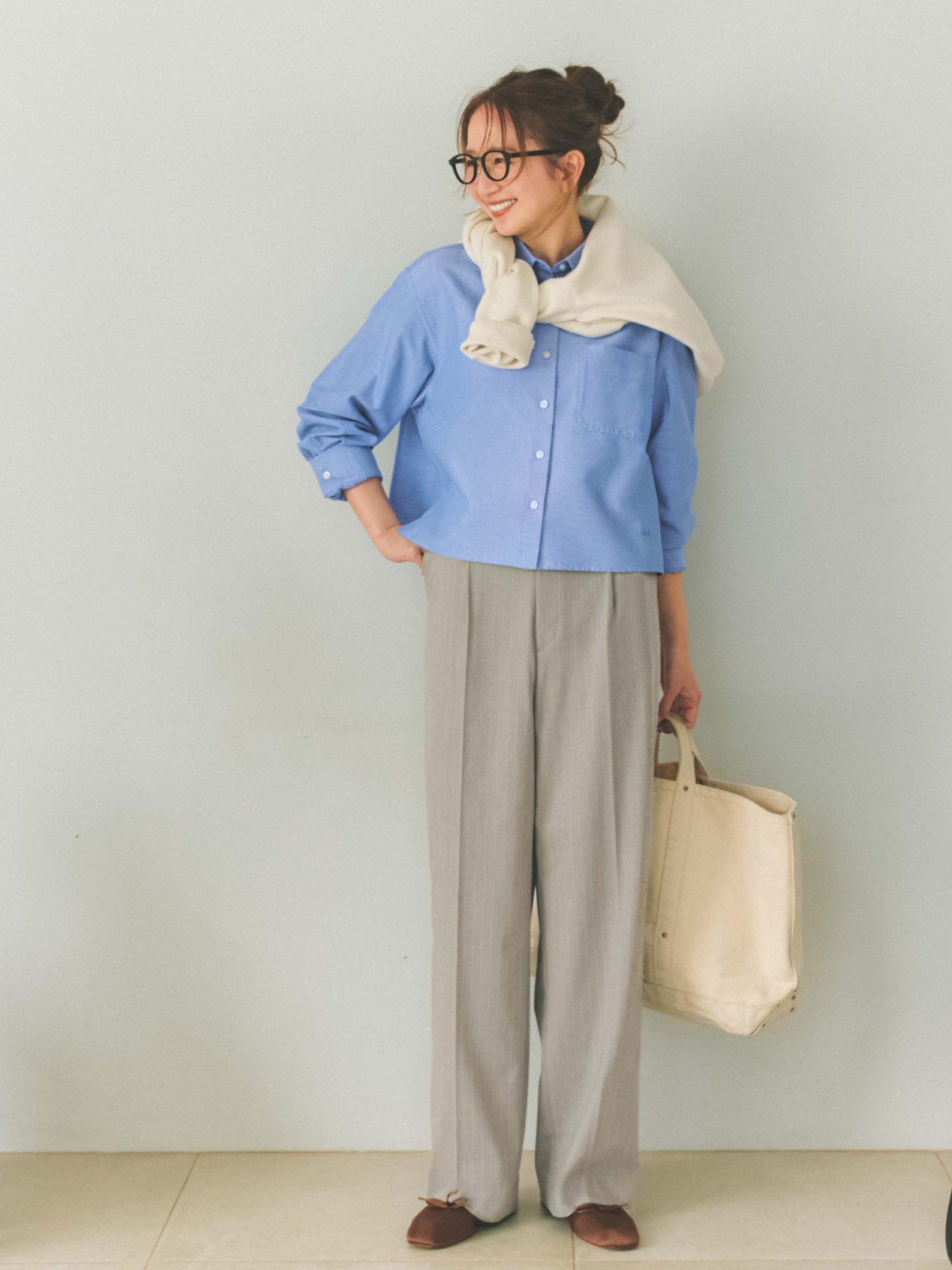 Áo sơ mi nữ Form Boxy mang đến vẻ ngoài thanh lịch nhưng vẫn thoải mái và hiện đại