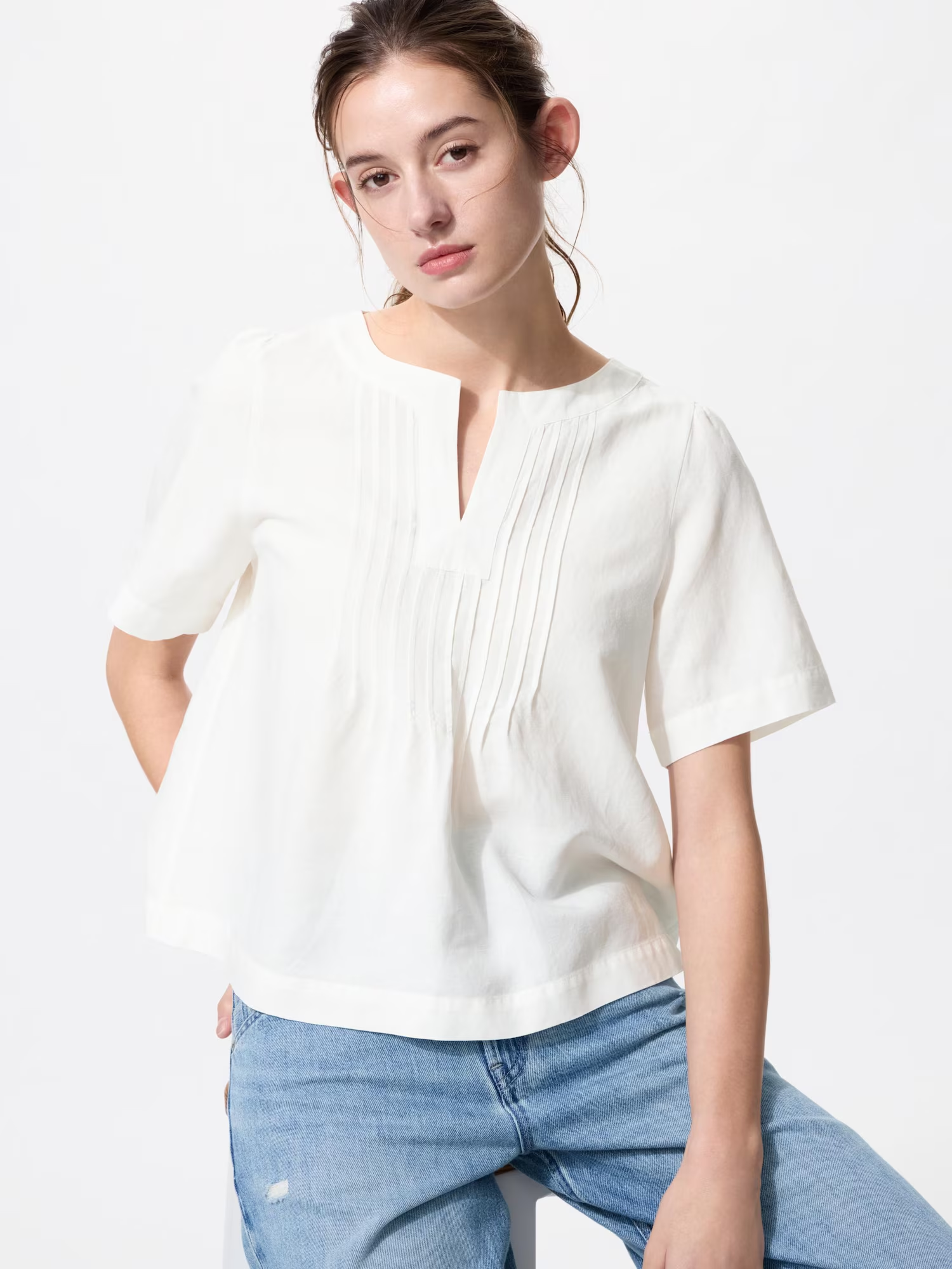Kiểu áo cổ bèo điệu đà, nữ tính, chuẩn phong cách soft girl