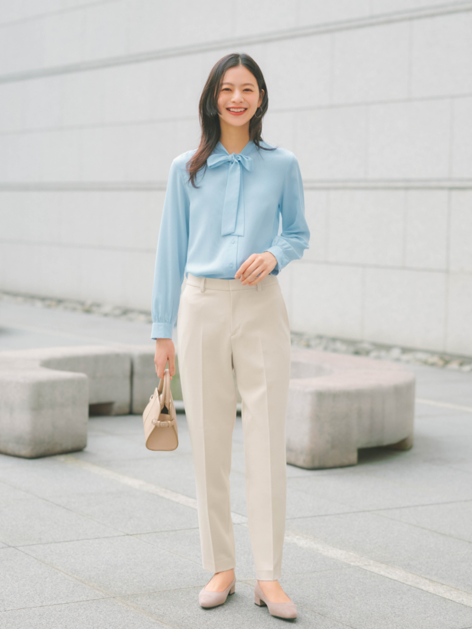 Áo sơ mi nữ cách điệu được ưa chuộng bởi tính thẩm mỹ và tính ứng dụng trong nhiều phong cách