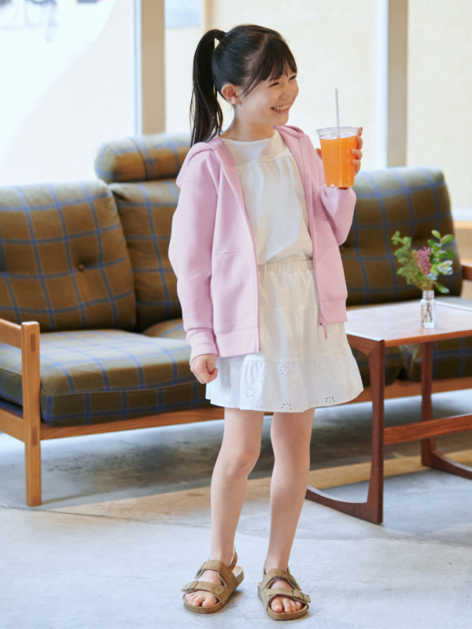 Nếu bố mẹ phân vân giữa hai size, việc chọn size lớn hơn một chút thường là lựa chọn an toàn