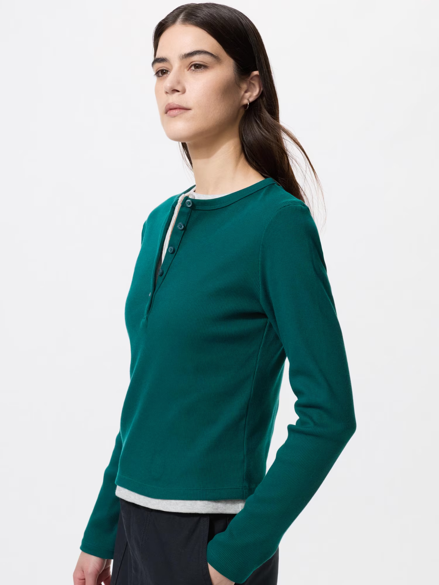 Xanh cổ vịt còn được gọi là màu Teal, hòa trộn giữa xanh da trời đậm và xanh lá cây