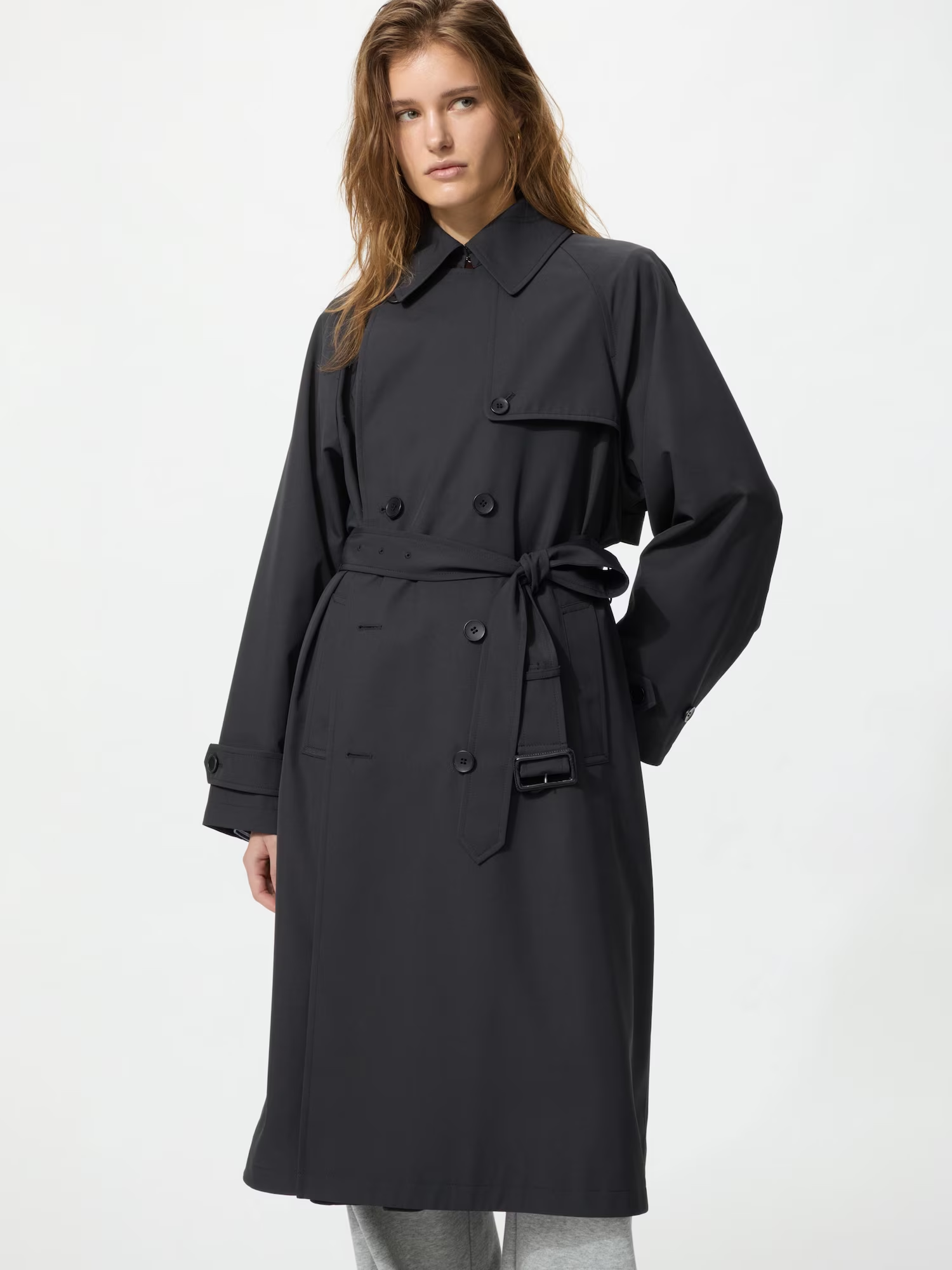 Mix & match áo jumper và áo khoác dài hiện đại, trưởng thành