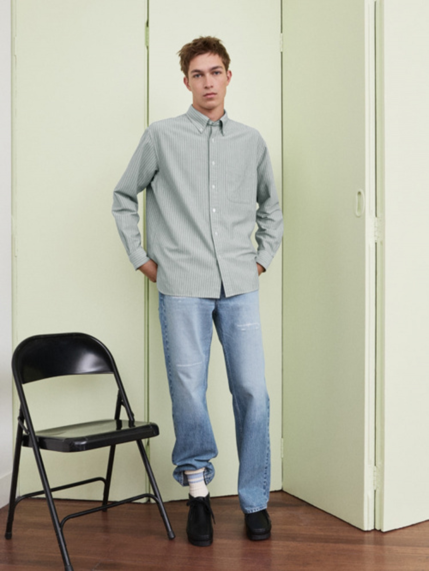 Phong cách smart casual là sự kết hợp giữa trang phục lịch thiệp, chỉn chu và trang phục thoải mái, phóng khoáng
