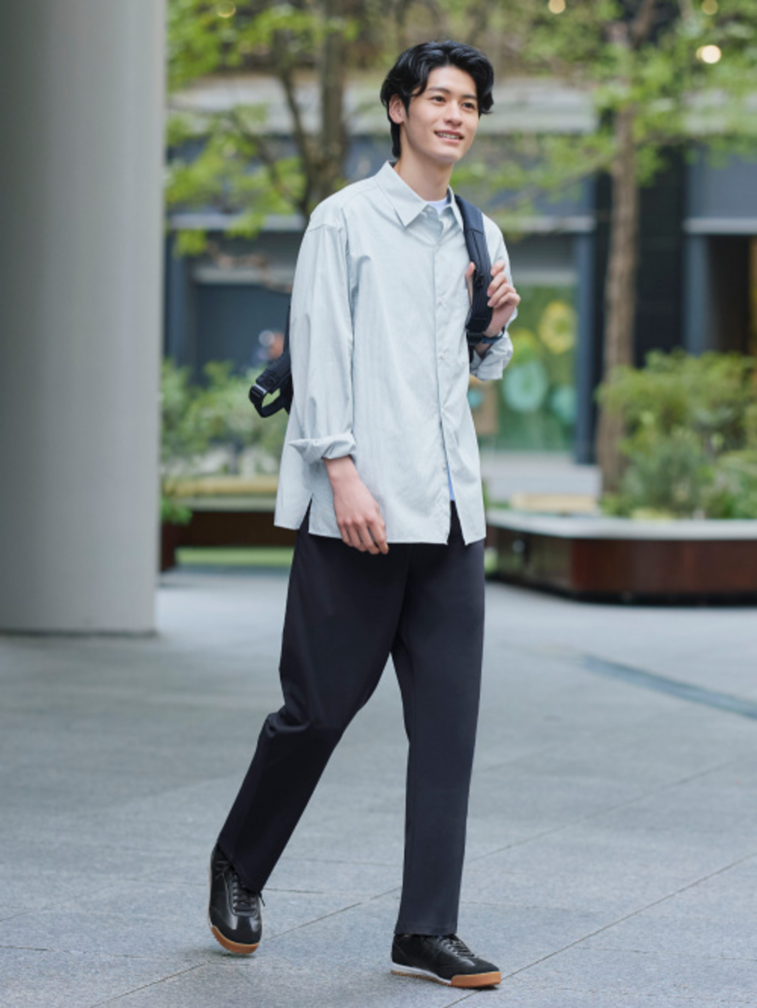 Áo sơ mi nam là lựa chọn không thể thiếu khi xây dựng phong cách smart casual 