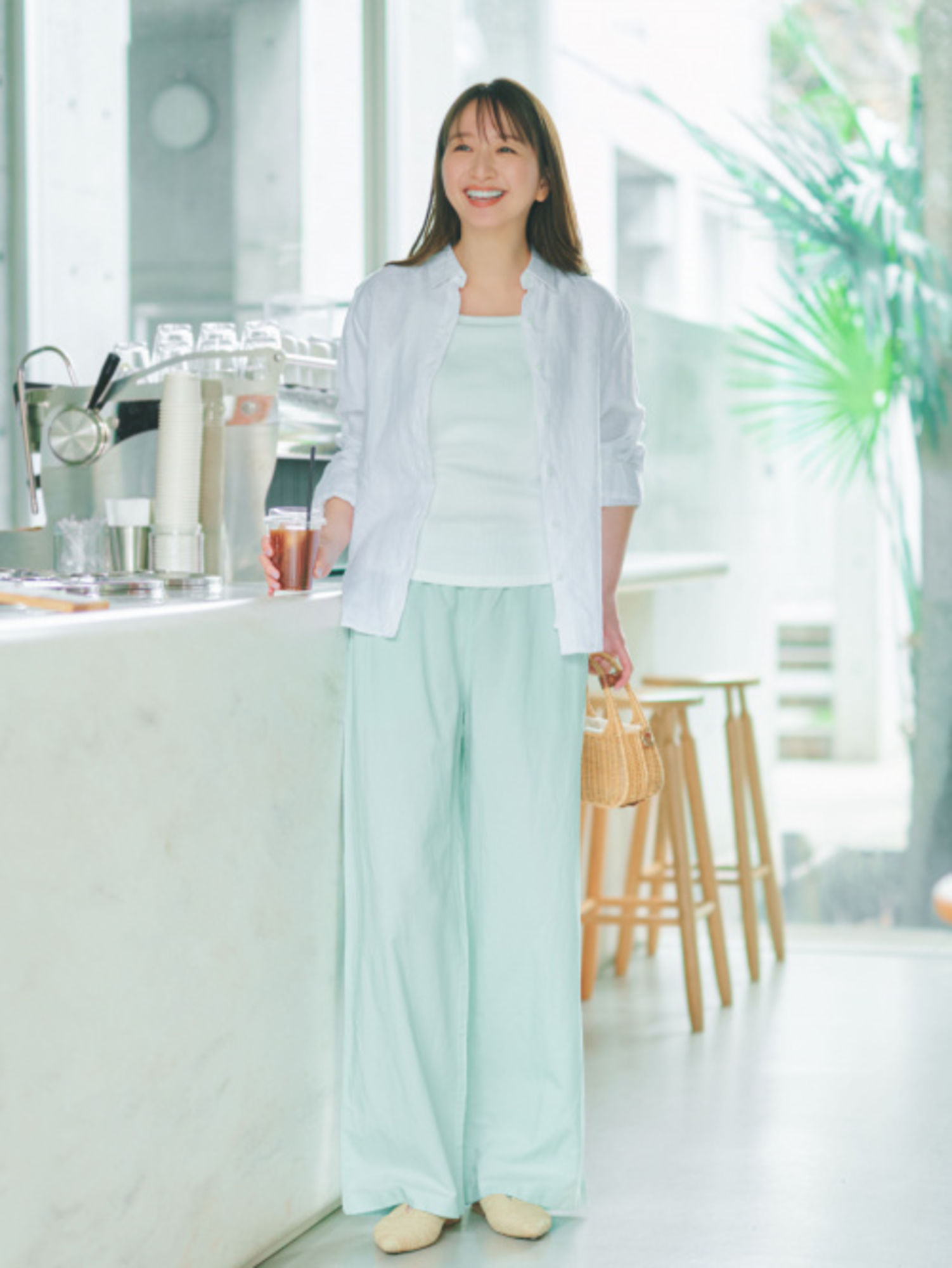 Áo sơ mi trắng - phong cách Parisian chic