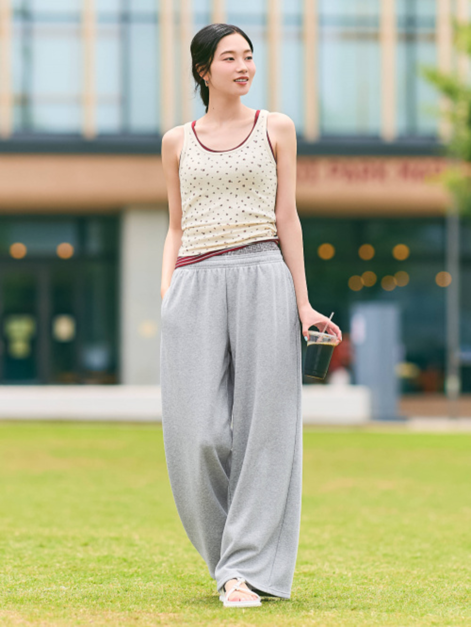 Quần xám phối áo màu trung tính đẹp, thu hút
