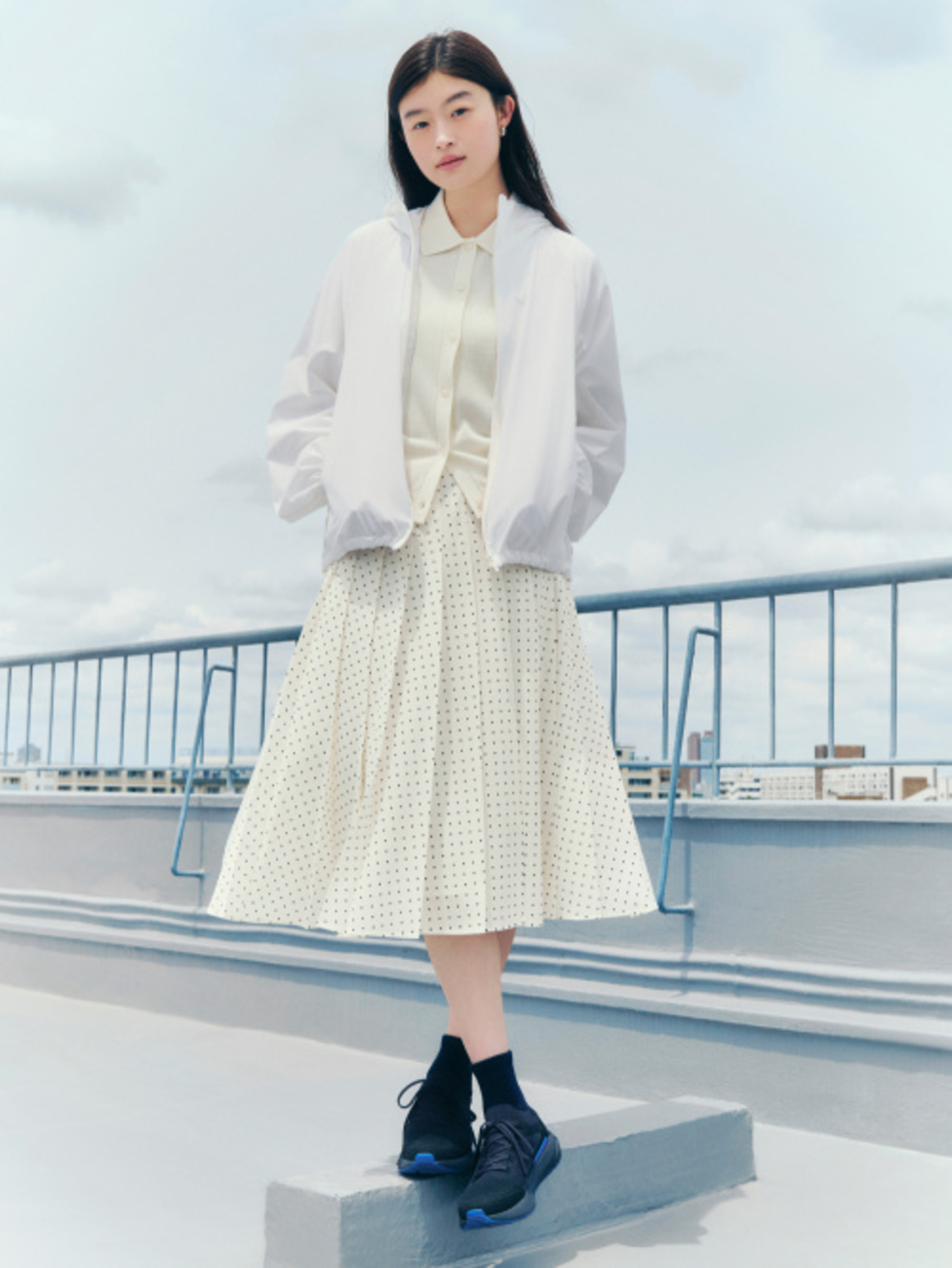 Khi mặc đồ phong cách Business Casual cần hạn chế kết hợp quá nhiều màu sắc và họa tiết 