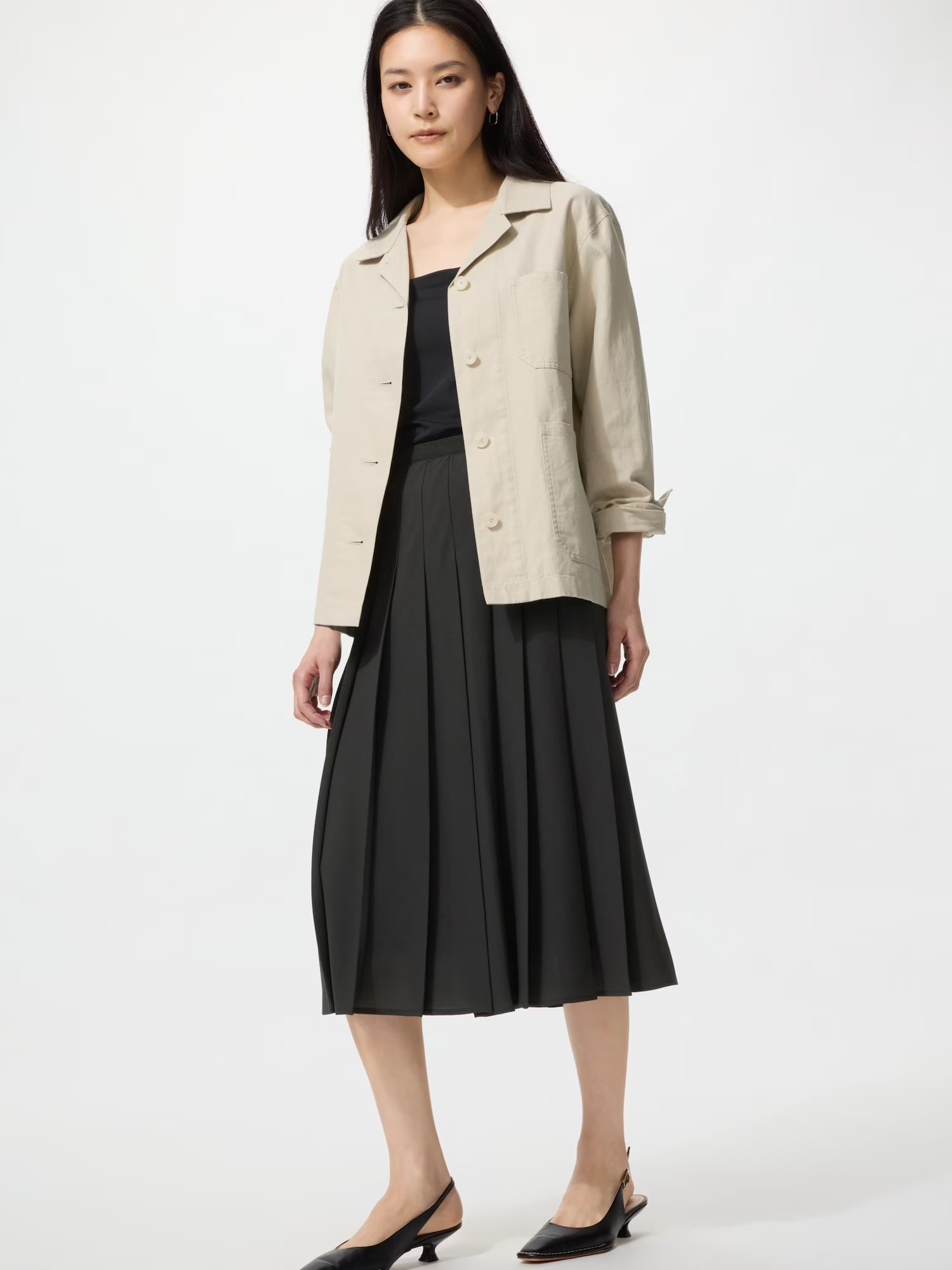 Phối áo blazer nữ và chân váy dài chững chạc, trưởng thành