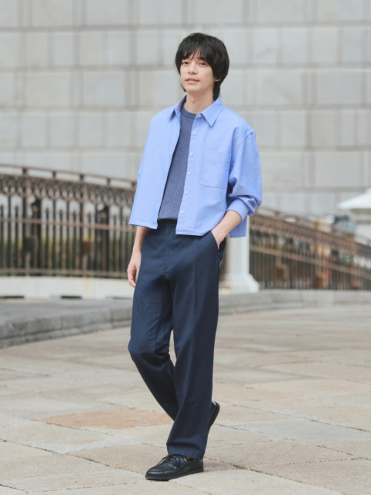 Chất vải Oxford được ứng dụng làm áo sơ mi dáng boxy độc đáo
