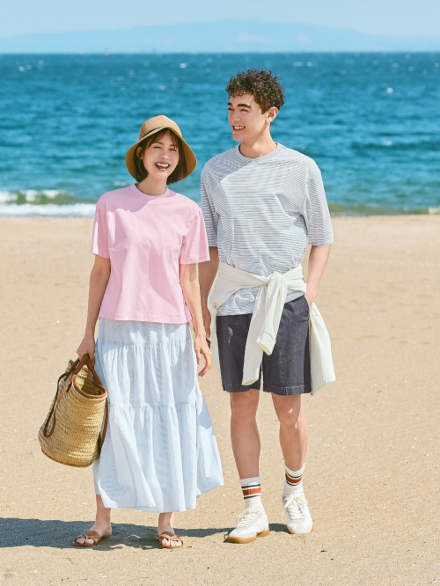 Thời trang mùa hè nên ưu tiên những item thoáng mát, nhẹ nhàng và thuận tiện khi di chuyển 