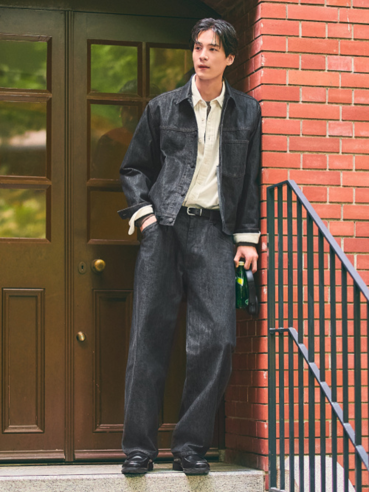 Áo khoác denim trẻ trung, cá tính và dễ phối đồ 
