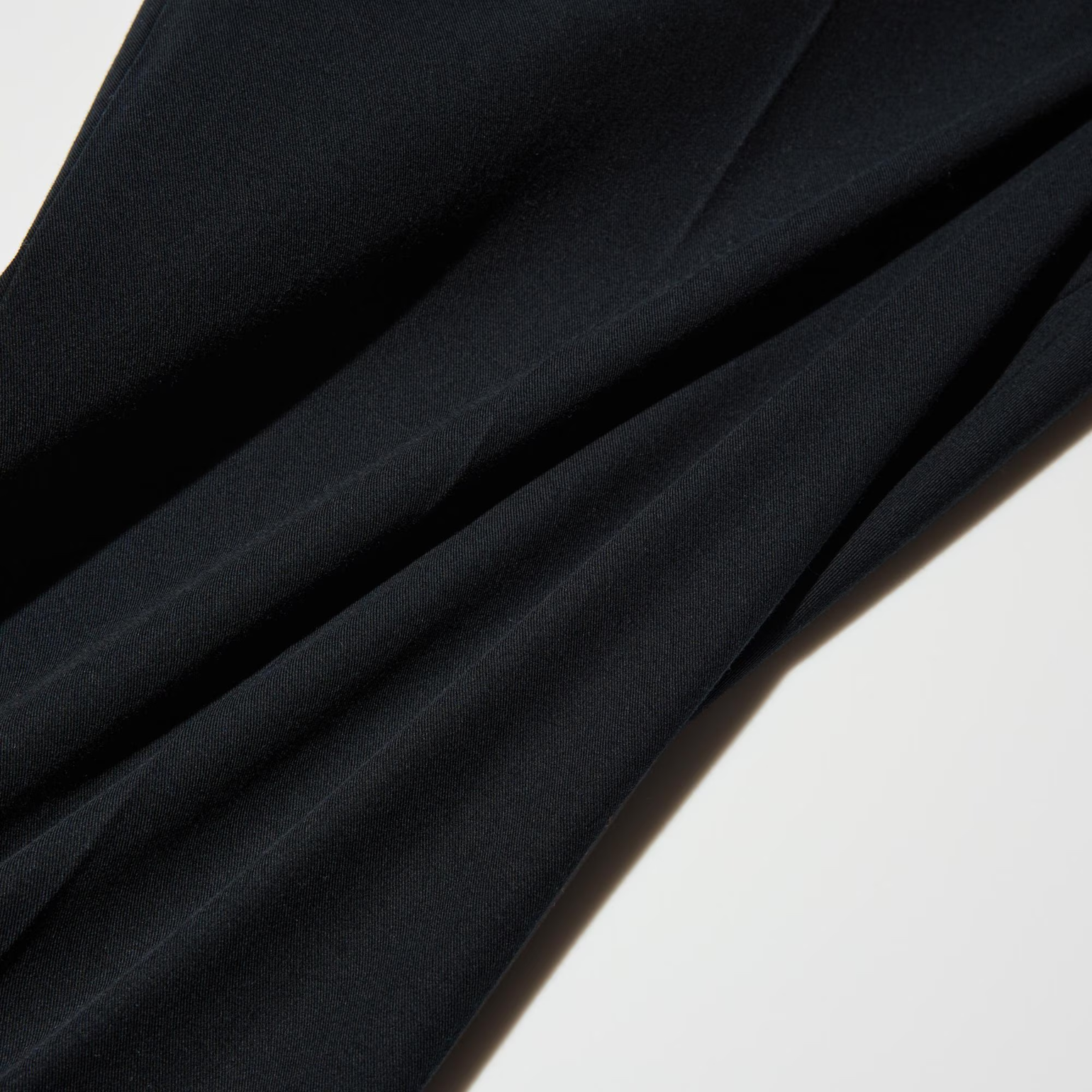 Vải cotton spandex được dệt từ sợi cotton tự nhiên kết hợp với một tỷ lệ nhỏ spandex 