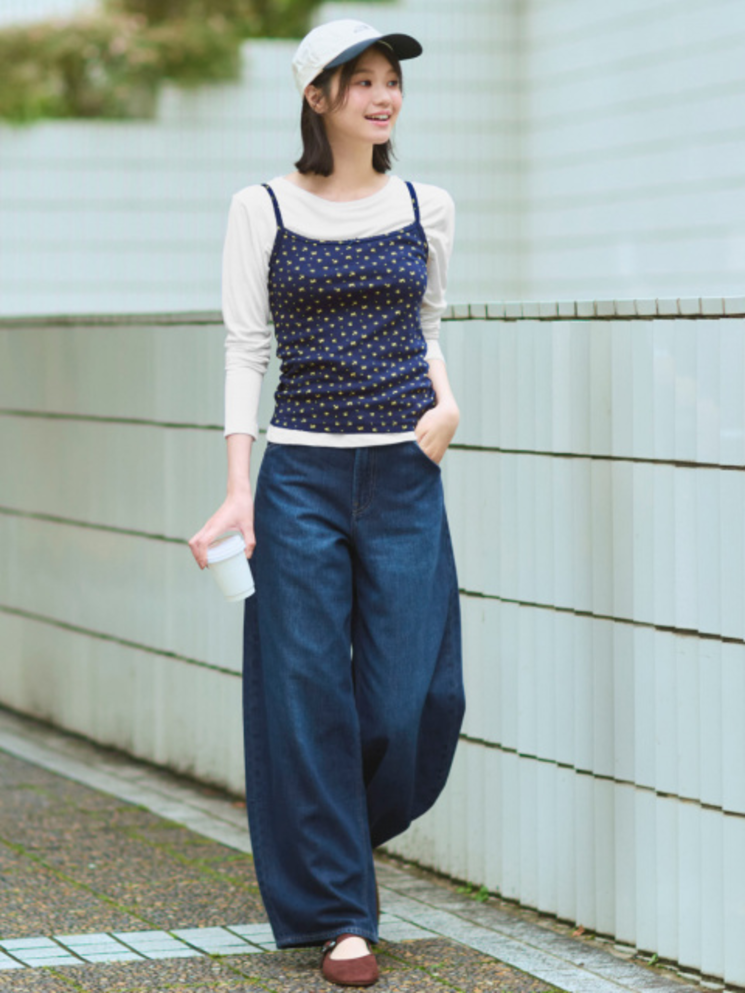 Áo croptop phù hợp với những cô nàng có vòng eo thon gọn hoặc vóc dáng cân đối 