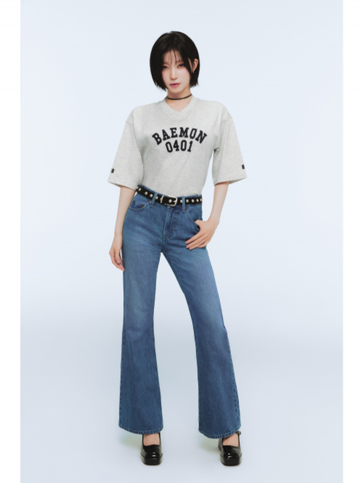 Cổ áo choker tạo điểm nhấn hiện đại, cá tính cho tổng thể trang phục 